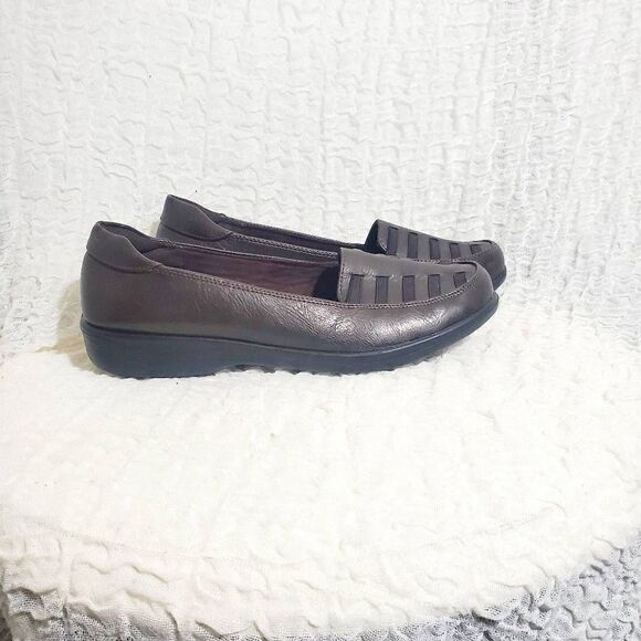 Easy Street Brown Slip-on Shoes Size 11W - Picture 2 of 6
